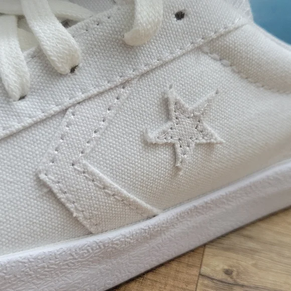 Converse shoes Brand new in the box authentic uper textile. - Picture 2 of 13